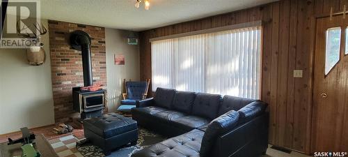 311 5Th Avenue, Loon Lake, SK - Indoor Photo Showing Living Room