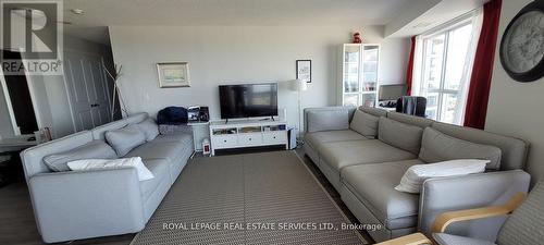 3803 - 125 Village Green Square, Toronto, ON - Indoor Photo Showing Living Room