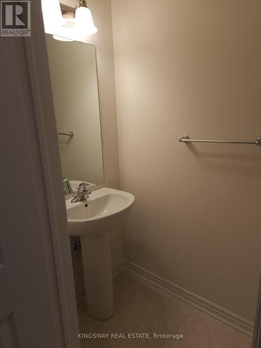 8 - 305 Garner Road, Hamilton, ON - Indoor Photo Showing Bathroom