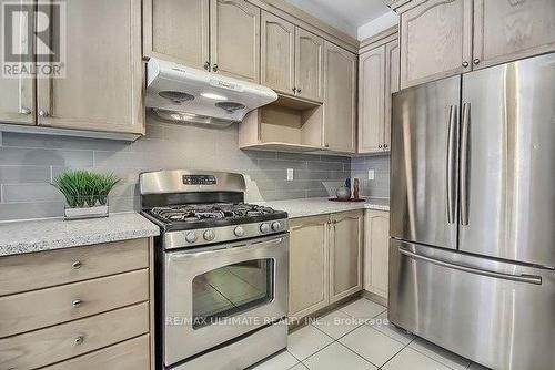 19 Kaitting Trail, Oakville, ON - Indoor Photo Showing Kitchen