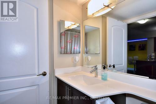 209 - 30 North Park Road, Vaughan, ON - Indoor Photo Showing Bathroom