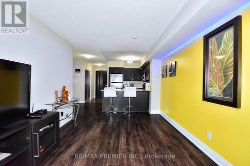 209 - 30 North Park Road, Vaughan, ON - Indoor