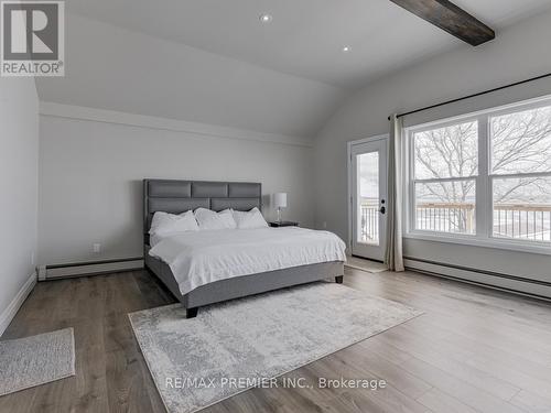 359 Limerick Street, Innisfil, ON - Indoor Photo Showing Bedroom