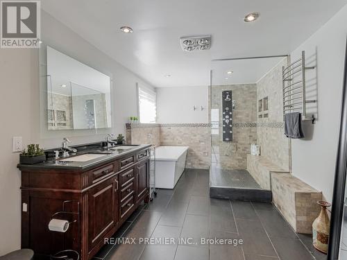 359 Limerick Street, Innisfil, ON - Indoor Photo Showing Bathroom