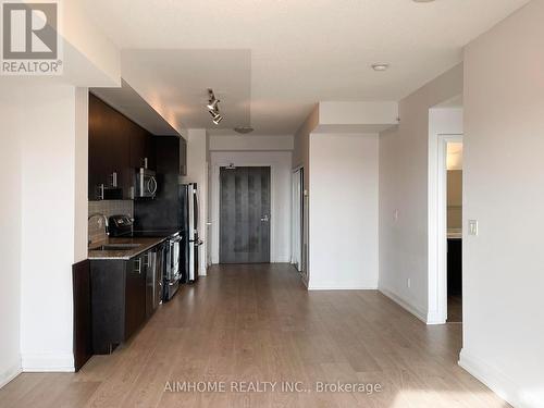 2028 - 7161 Yonge Street, Markham, ON - Indoor Photo Showing Kitchen