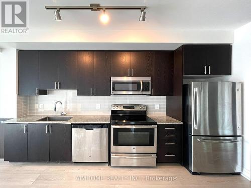 2028 - 7161 Yonge Street, Markham, ON - Indoor Photo Showing Kitchen With Upgraded Kitchen