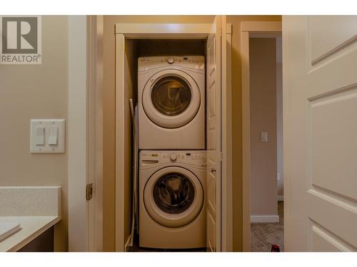 680 Old Meadows Road Unit# 93, Kelowna, BC - Indoor Photo Showing Laundry Room