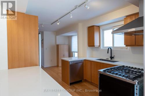 3416 Ingram Road, Mississauga, ON - Indoor Photo Showing Kitchen