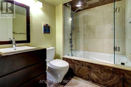 606 - 2261 Lake Shore Boulevard W, Toronto, ON - Indoor Photo Showing Bathroom