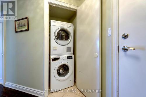 606 - 2261 Lake Shore Boulevard W, Toronto, ON - Indoor Photo Showing Laundry Room