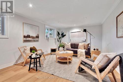 330 Duncombe Drive, Burlington, ON - Indoor Photo Showing Living Room