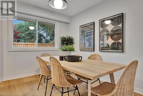 330 Duncombe Drive, Burlington, ON - Indoor Photo Showing Dining Room