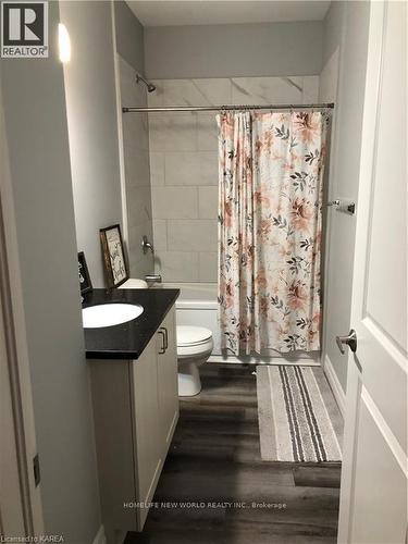 316 - 501 Frontenac Street, Kingston, ON - Indoor Photo Showing Bathroom