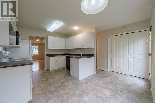 2020 Robson  Place Unit# 45, Kamloops, BC - Indoor Photo Showing Kitchen