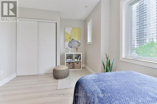 Th06 - 330 Village Green Square, Toronto, ON - Indoor Photo Showing Bedroom