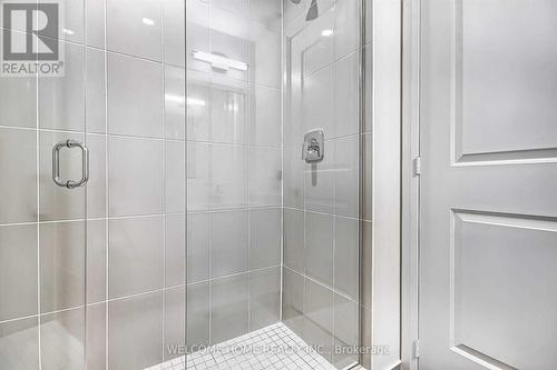 1114 - 35 Watergarden Drive, Mississauga, ON - Indoor Photo Showing Bathroom