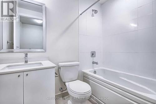 1114 - 35 Watergarden Drive, Mississauga, ON - Indoor Photo Showing Bathroom