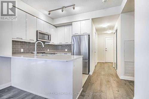 1114 - 35 Watergarden Drive, Mississauga, ON - Indoor Photo Showing Kitchen With Upgraded Kitchen