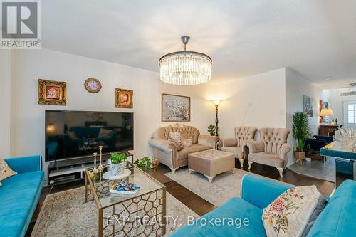 314 Duncan Lane, Milton, ON - Indoor Photo Showing Living Room