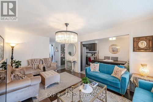 314 Duncan Lane, Milton, ON - Indoor Photo Showing Living Room