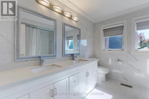 1564 Pinery Crescent, Oakville, ON - Indoor Photo Showing Bathroom