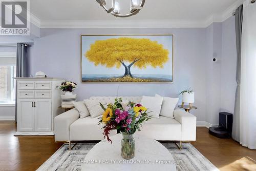 1564 Pinery Crescent, Oakville, ON - Indoor Photo Showing Living Room