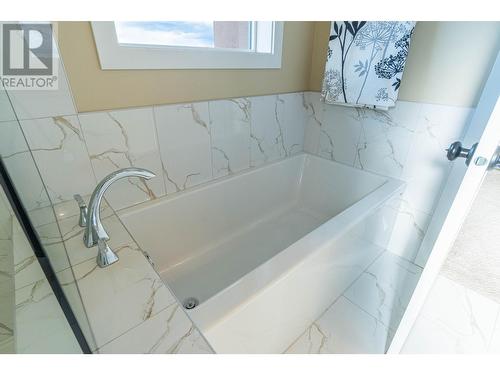 580 Sedona  Drive Unit# 108, Kamloops, BC - Indoor Photo Showing Bathroom