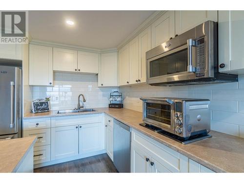 580 Sedona  Drive Unit# 108, Kamloops, BC - Indoor Photo Showing Kitchen With Double Sink