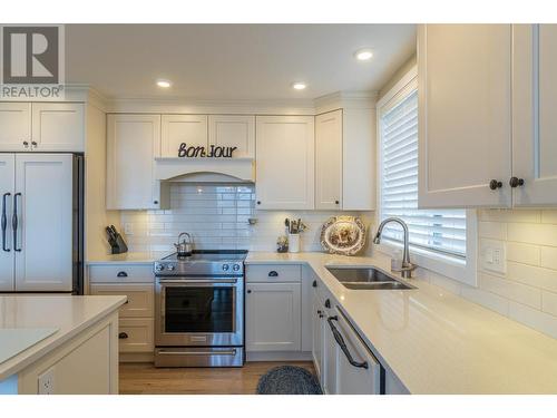 580 Sedona  Drive Unit# 108, Kamloops, BC - Indoor Photo Showing Kitchen With Double Sink