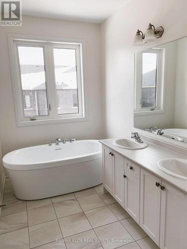 58 Mallery Street, Richmond Hill, ON - Indoor Photo Showing Bathroom