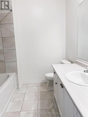 58 Mallery Street, Richmond Hill, ON - Indoor Photo Showing Bathroom