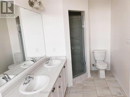 58 Mallery Street, Richmond Hill, ON - Indoor Photo Showing Bathroom