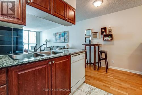 820 - 230 Queens Quay W, Toronto, ON - Indoor Photo Showing Kitchen With Double Sink