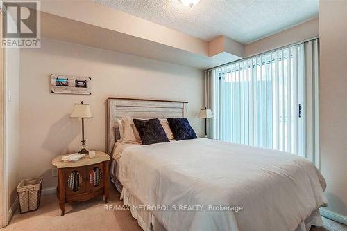 820 - 230 Queens Quay W, Toronto, ON - Indoor Photo Showing Bedroom