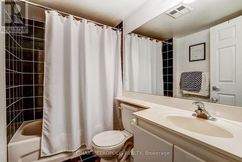 820 - 230 Queens Quay W, Toronto, ON - Indoor Photo Showing Bathroom