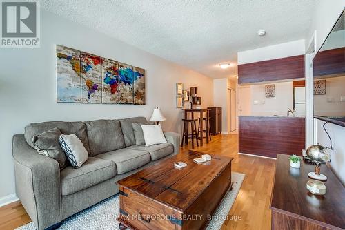 820 - 230 Queens Quay W, Toronto, ON - Indoor Photo Showing Living Room