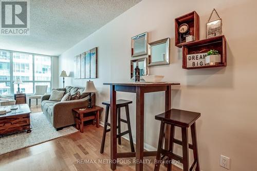 820 - 230 Queens Quay W, Toronto, ON - Indoor