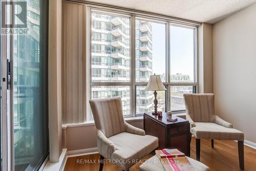 820 - 230 Queens Quay W, Toronto, ON - Indoor