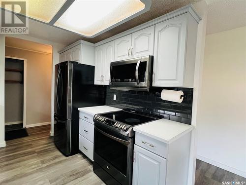 404 1St Street W, Kyle, SK - Indoor Photo Showing Kitchen