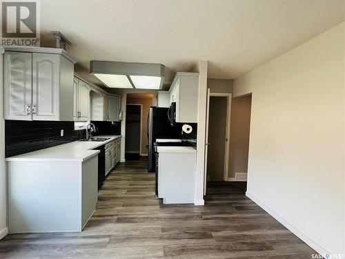 404 1St Street W, Kyle, SK - Indoor Photo Showing Kitchen