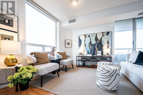 1902 - 35 Empress Avenue, Toronto, ON - Indoor Photo Showing Living Room