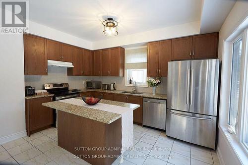 4 Boville Court E, Oro-Medonte, ON - Indoor Photo Showing Kitchen