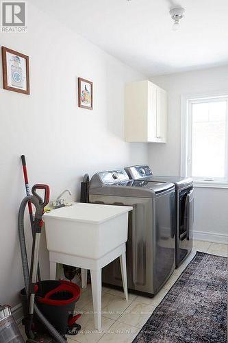 4 Boville Court E, Oro-Medonte, ON - Indoor Photo Showing Laundry Room