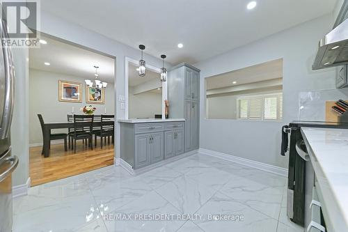 6 Abelard Avenue, Brampton, ON - Indoor Photo Showing Kitchen