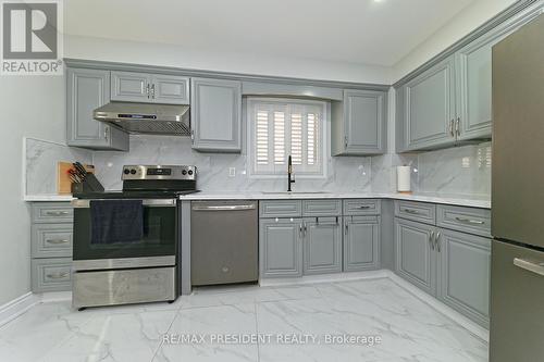 6 Abelard Avenue, Brampton, ON - Indoor Photo Showing Kitchen With Upgraded Kitchen