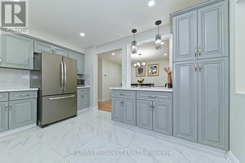 6 Abelard Avenue, Brampton, ON - Indoor Photo Showing Kitchen