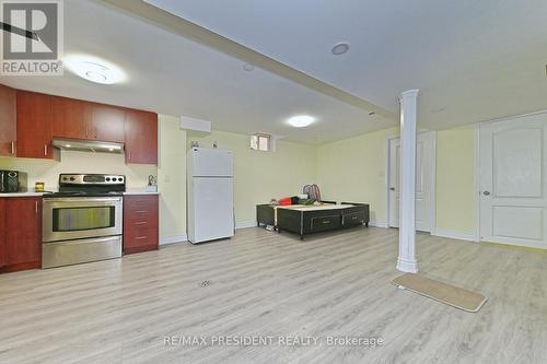 6 Abelard Avenue, Brampton, ON - Indoor Photo Showing Kitchen