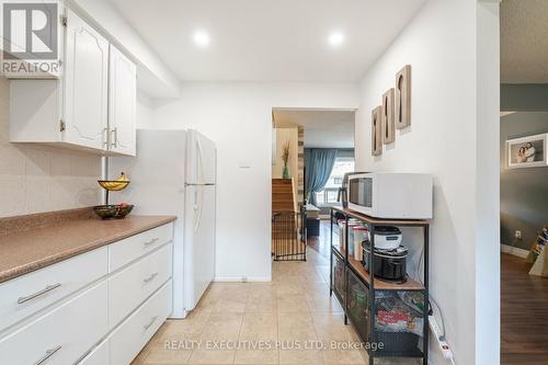 115 Ashton Crescent, Brampton, ON - Indoor Photo Showing Kitchen