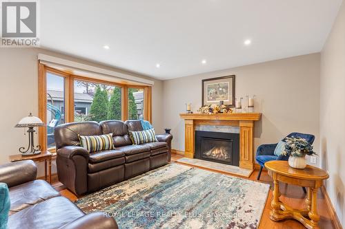 3542 Pitch Pine Crescent, Mississauga, ON - Indoor Photo Showing Living Room With Fireplace