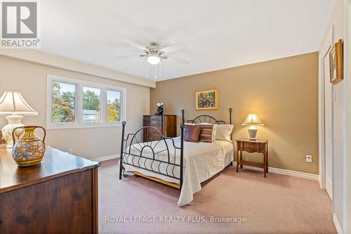 3542 Pitch Pine Crescent, Mississauga, ON - Indoor Photo Showing Bedroom